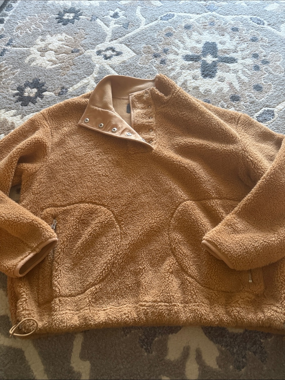 UGG RTWCamel Teddy Fleece Pullover size M gorgeous